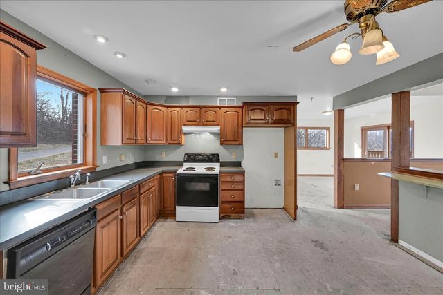 960 FABERS RD, Reading, PA 19606