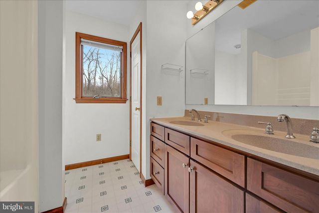 960 FABERS RD, Reading, PA 19606