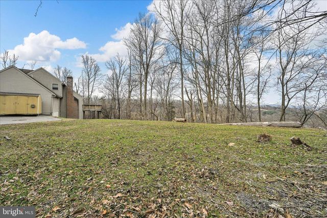 960 FABERS RD, Reading, PA 19606