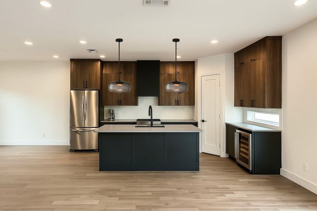 2906 Hawthorne Avenue 104, Dallas, TX 75219