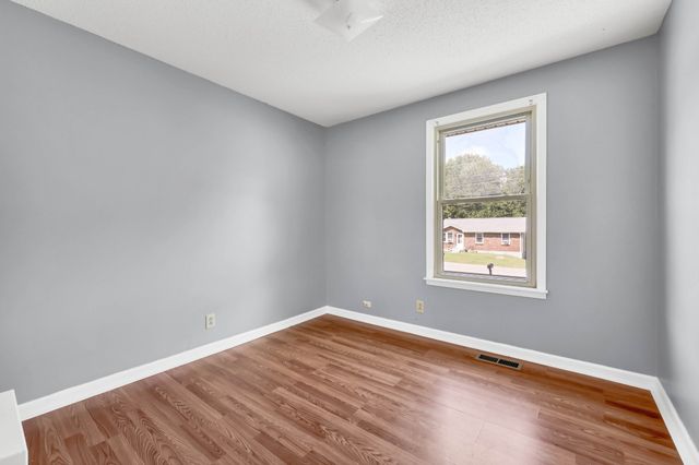909 Lucas Ln, Clarksville, TN 37040