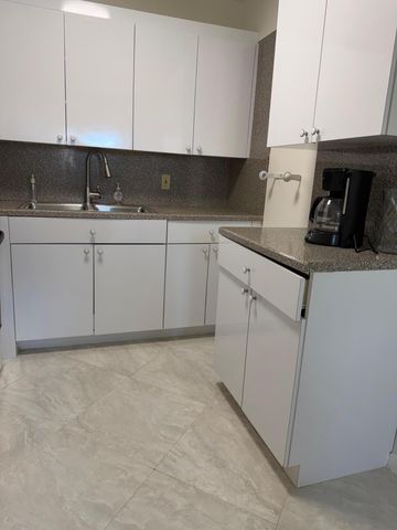 79 Dorchester 79, West Palm Beach, FL 33417