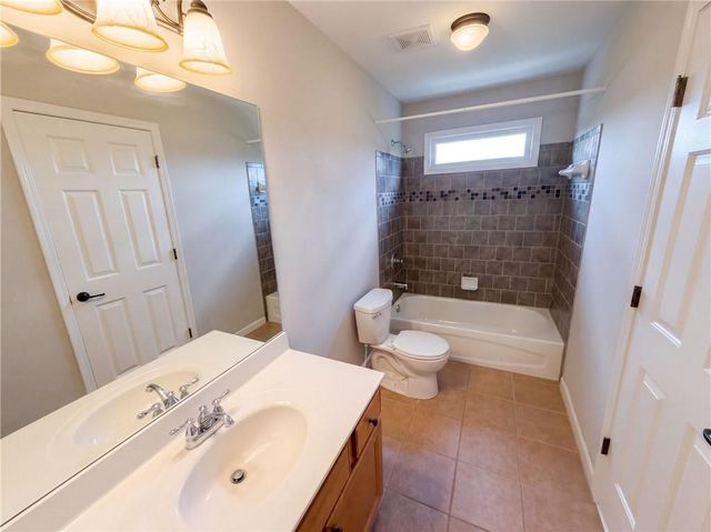 7047 Tree House Way, Flowery Branch, GA 30542