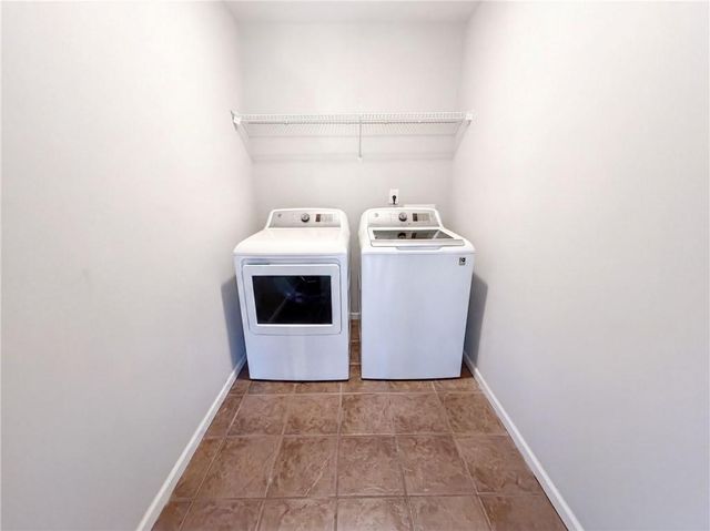 7047 Tree House Way, Flowery Branch, GA 30542