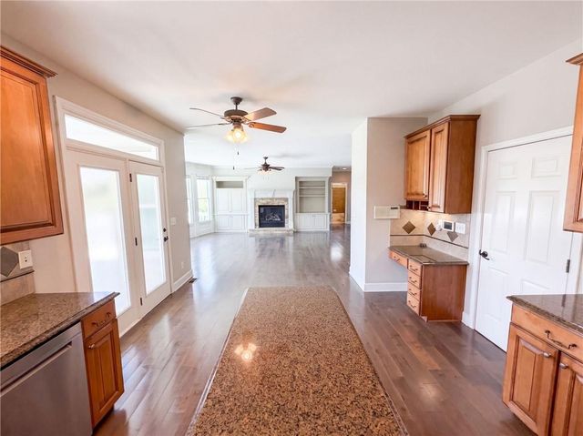 7047 Tree House Way, Flowery Branch, GA 30542