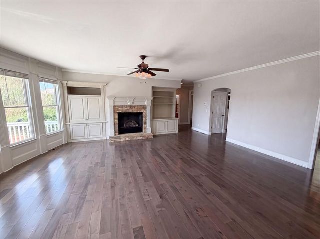 7047 Tree House Way, Flowery Branch, GA 30542