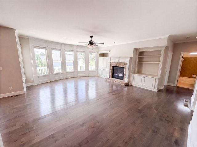 7047 Tree House Way, Flowery Branch, GA 30542