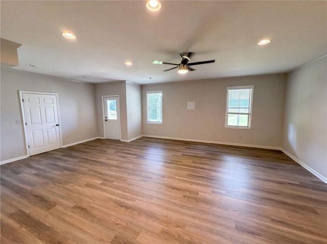 7047 Tree House Way, Flowery Branch, GA 30542