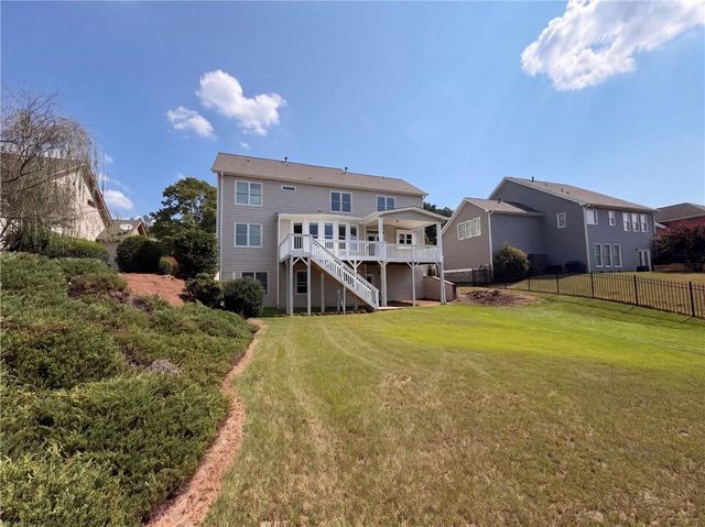 7047 Tree House Way, Flowery Branch, GA 30542