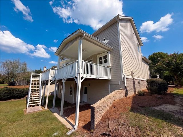 7047 Tree House Way, Flowery Branch, GA 30542