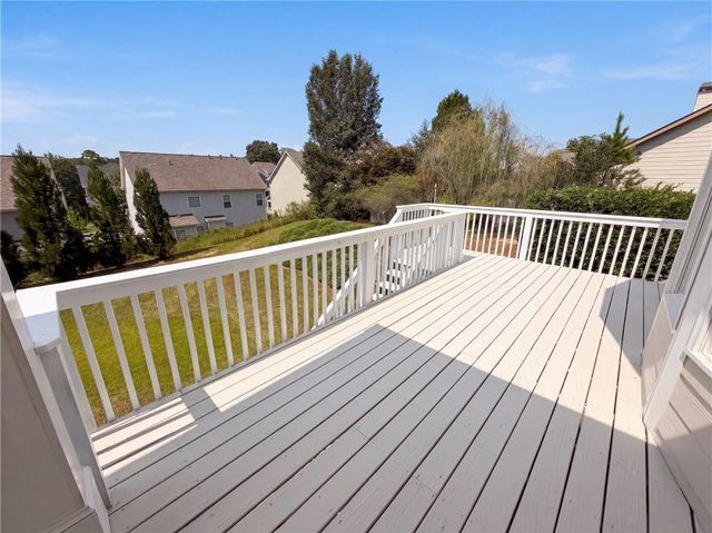 7047 Tree House Way, Flowery Branch, GA 30542