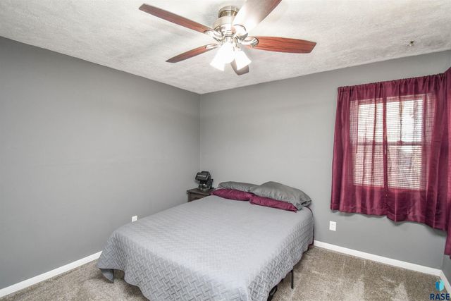 213 W 42nd St Street, Sioux Falls, SD 57105