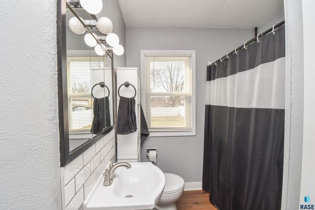 213 W 42nd St Street, Sioux Falls, SD 57105