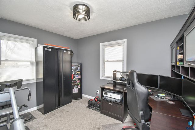 213 W 42nd St Street, Sioux Falls, SD 57105