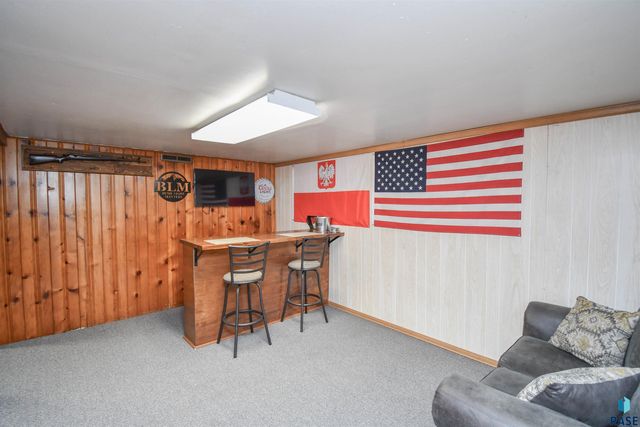 213 W 42nd St Street, Sioux Falls, SD 57105