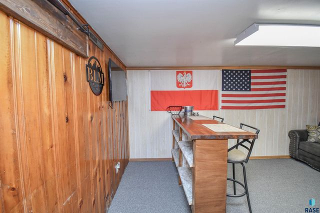 213 W 42nd St Street, Sioux Falls, SD 57105