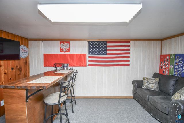 213 W 42nd St Street, Sioux Falls, SD 57105