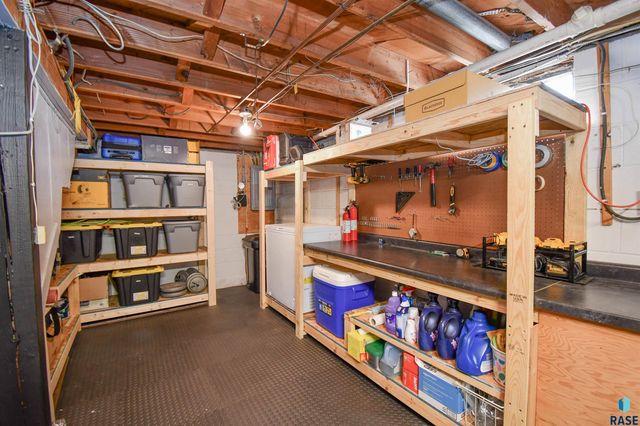 213 W 42nd St Street, Sioux Falls, SD 57105