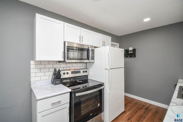 213 W 42nd St Street, Sioux Falls, SD 57105