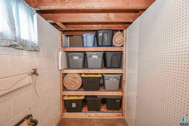 213 W 42nd St Street, Sioux Falls, SD 57105