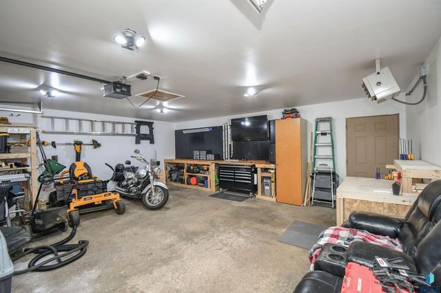 213 W 42nd St Street, Sioux Falls, SD 57105