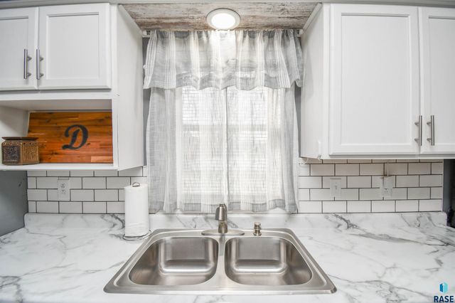 213 W 42nd St Street, Sioux Falls, SD 57105