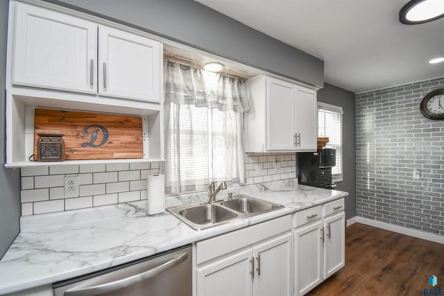 213 W 42nd St Street, Sioux Falls, SD 57105