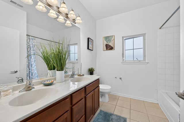 16 W 36th Street 3, Chicago, IL 60609