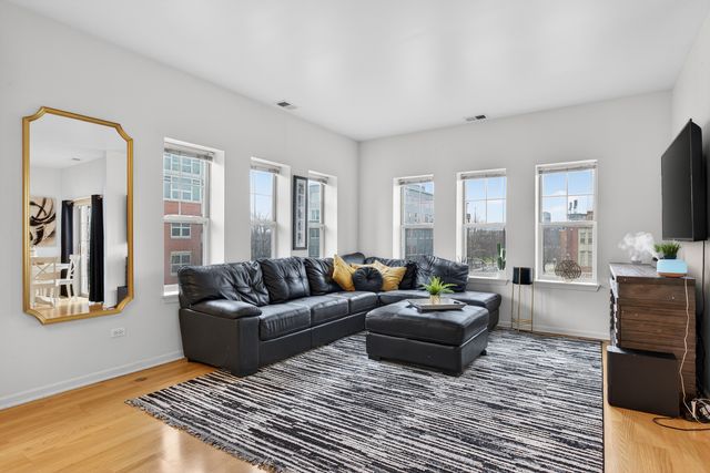 16 W 36th Street 3, Chicago, IL 60609