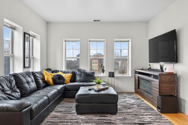 16 W 36th Street 3, Chicago, IL 60609