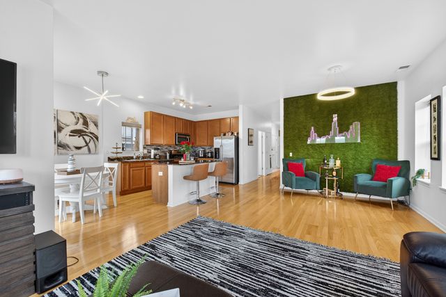 16 W 36th Street 3, Chicago, IL 60609