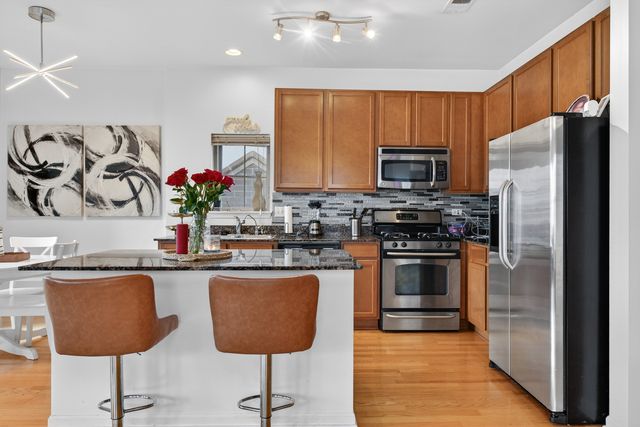 16 W 36th Street 3, Chicago, IL 60609