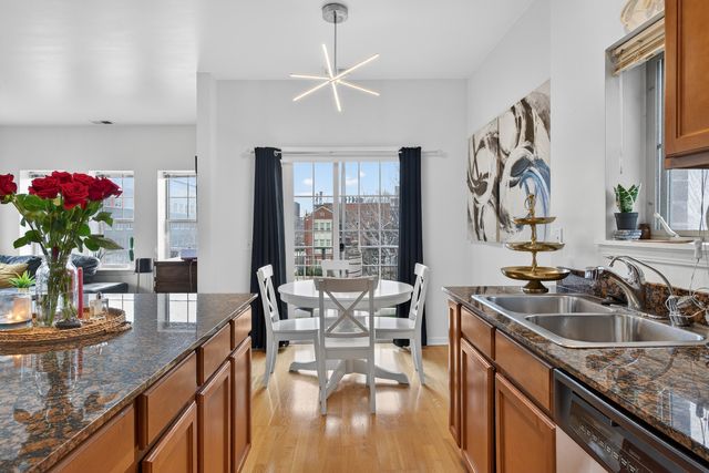 16 W 36th Street 3, Chicago, IL 60609