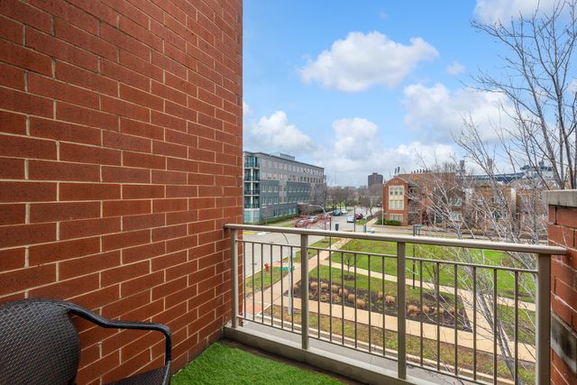 16 W 36th Street 3, Chicago, IL 60609