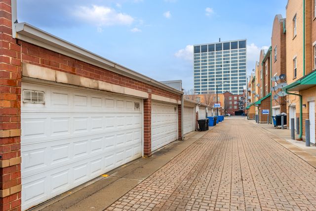 16 W 36th Street 3, Chicago, IL 60609