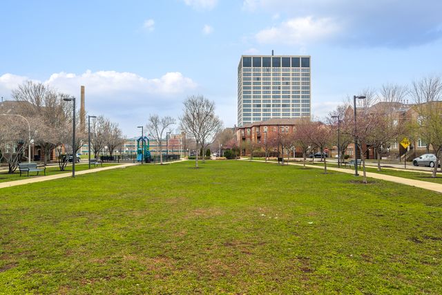 16 W 36th Street 3, Chicago, IL 60609