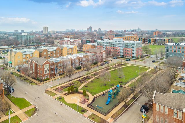 16 W 36th Street 3, Chicago, IL 60609