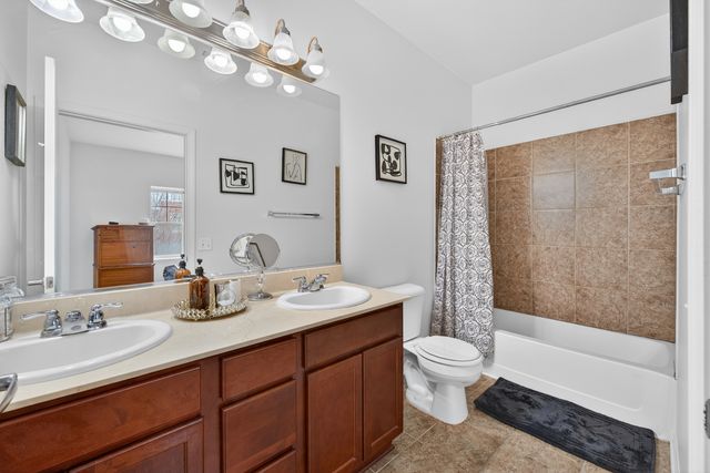 16 W 36th Street 3, Chicago, IL 60609