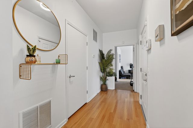 16 W 36th Street 3, Chicago, IL 60609