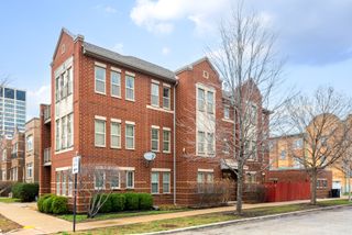16 W 36th Street 3, Chicago, IL 60609