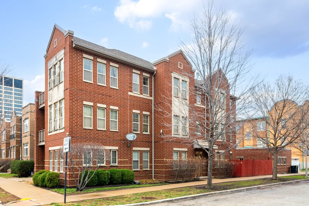 16 W 36th Street 3, Chicago, IL 60609