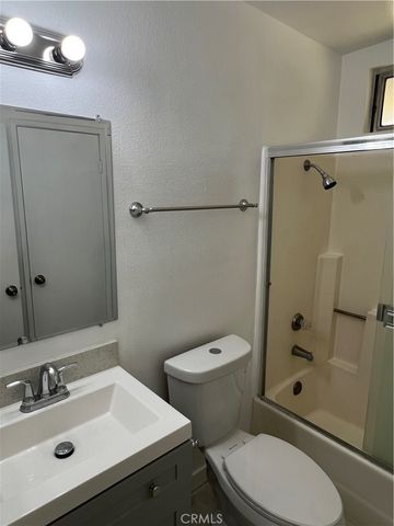 221 Grayson Way D, Upland, CA 91786