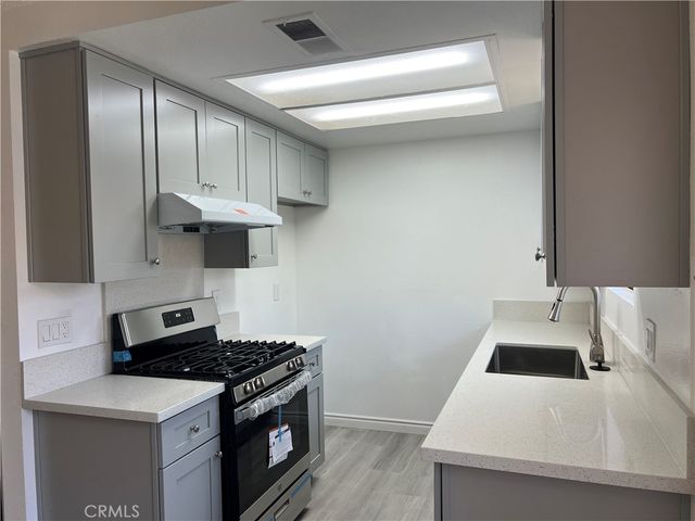 221 Grayson Way D, Upland, CA 91786