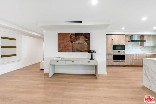 350 N Palm Drive 403, Beverly Hills, CA 90210