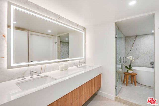 350 N Palm Drive 403, Beverly Hills, CA 90210