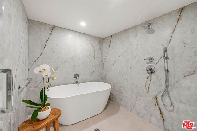 350 N Palm Drive 403, Beverly Hills, CA 90210