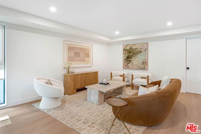 350 N Palm Drive 403, Beverly Hills, CA 90210