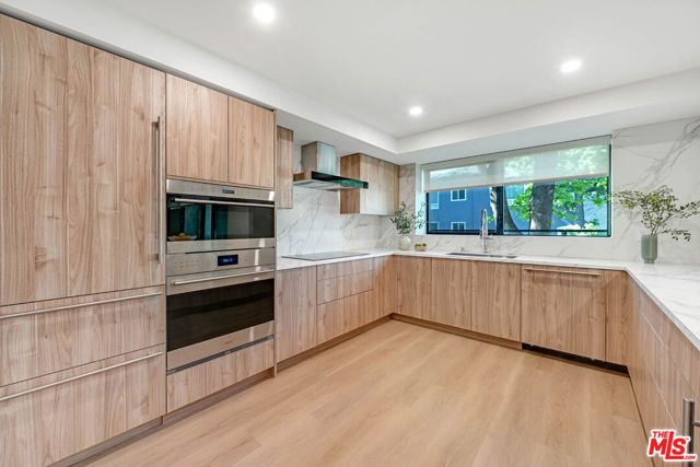 350 N Palm Drive 403, Beverly Hills, CA 90210