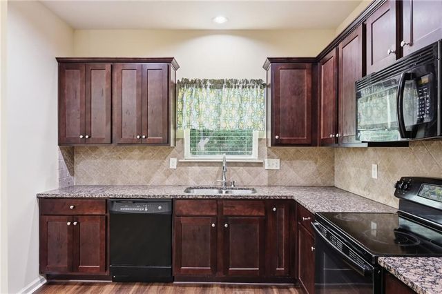 906 Donington Circle, Lawrenceville, GA 30045