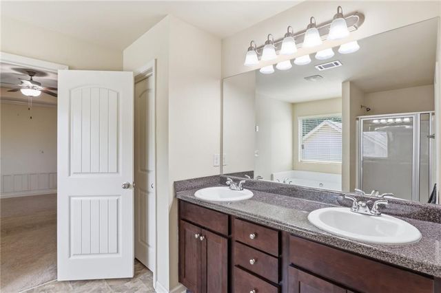 906 Donington Circle, Lawrenceville, GA 30045